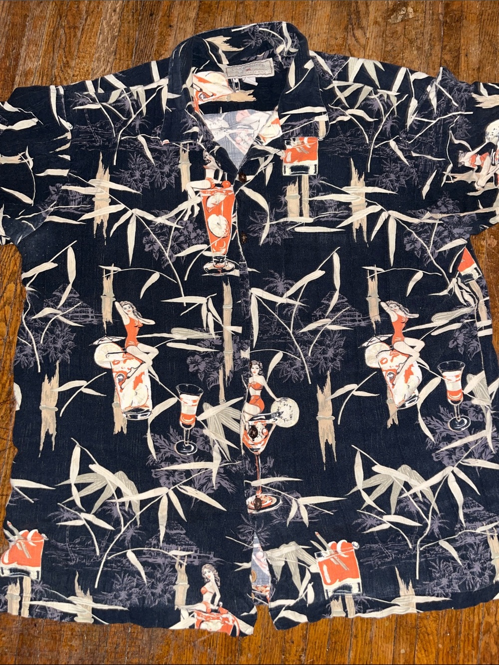 3/$15. Men’s Button down L